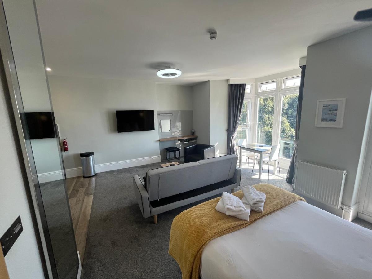 โอโย ฮาร์โมนี อพาร์ตเมนต์ Hotel เวสตัน-ซูเปอร์-แมร์ ภายนอก รูปภาพ